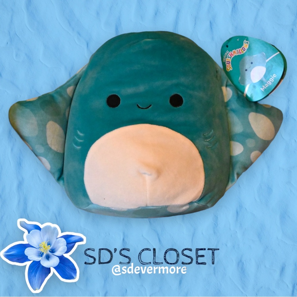 NWT Maggie Manta Ray, 8 in Squishmallow